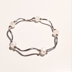 Vintage Silver and Bead Stretchy Wave Bracelet